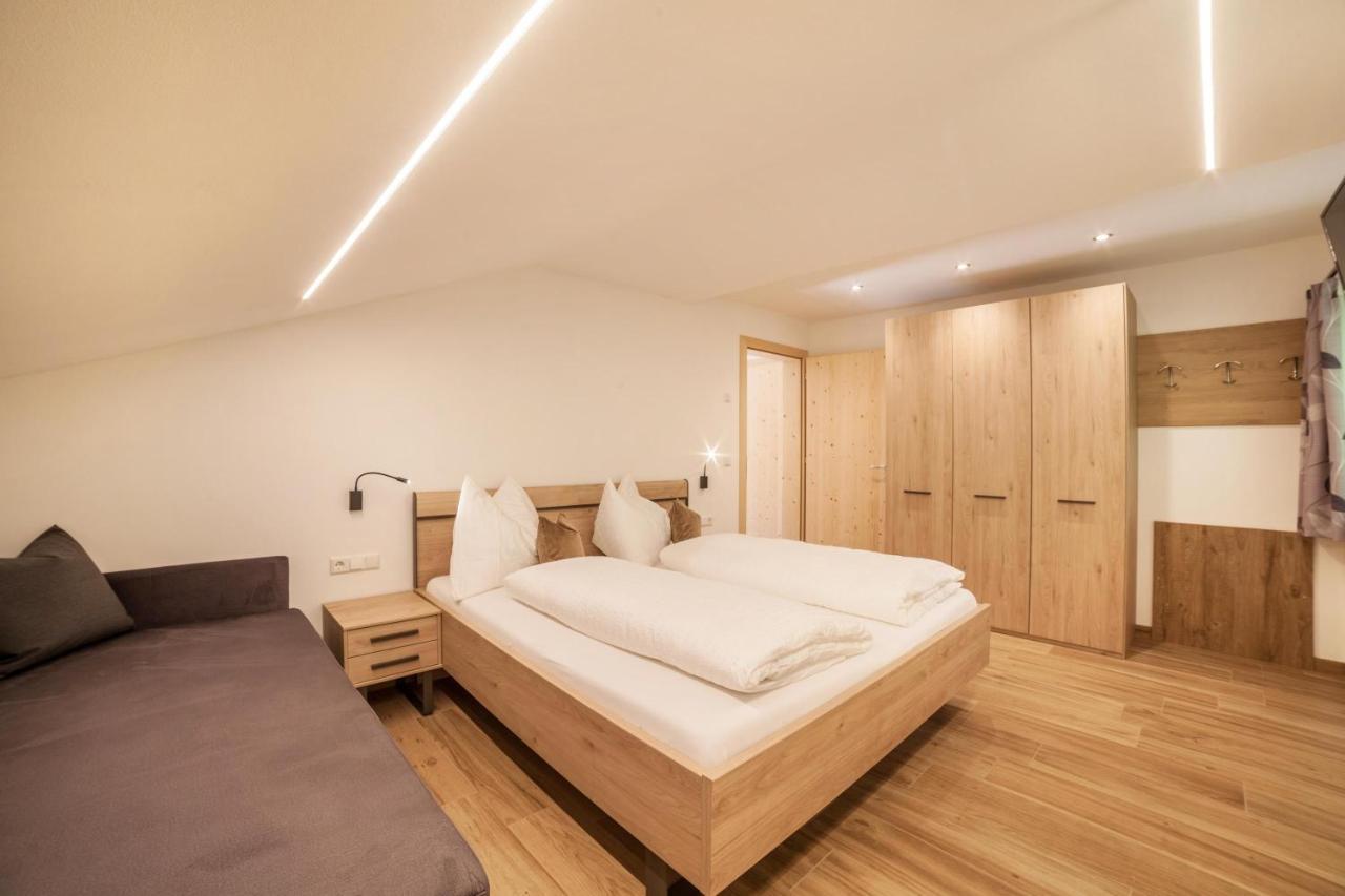 Innergasserhof Ferienwohnung Enzian San Martino In Passiria  ภายนอก รูปภาพ