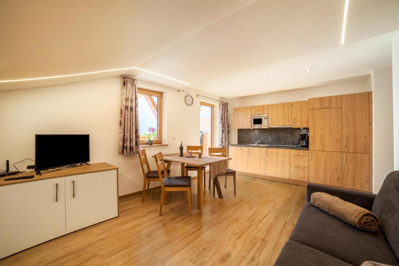 Innergasserhof Ferienwohnung Enzian San Martino In Passiria  ภายนอก รูปภาพ